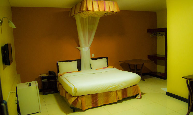 Royal City Dubai Complex Kisumu Exterior photo